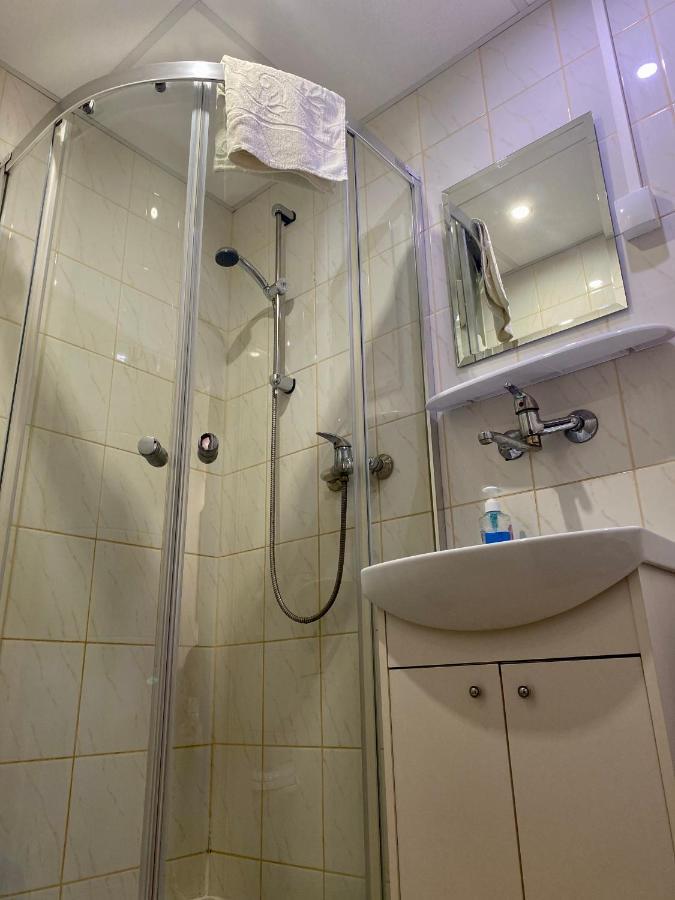 Dom Turysty Sanok Aparthotel Esterno foto