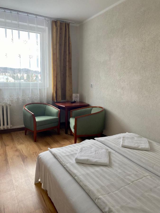 Dom Turysty Sanok Aparthotel Esterno foto