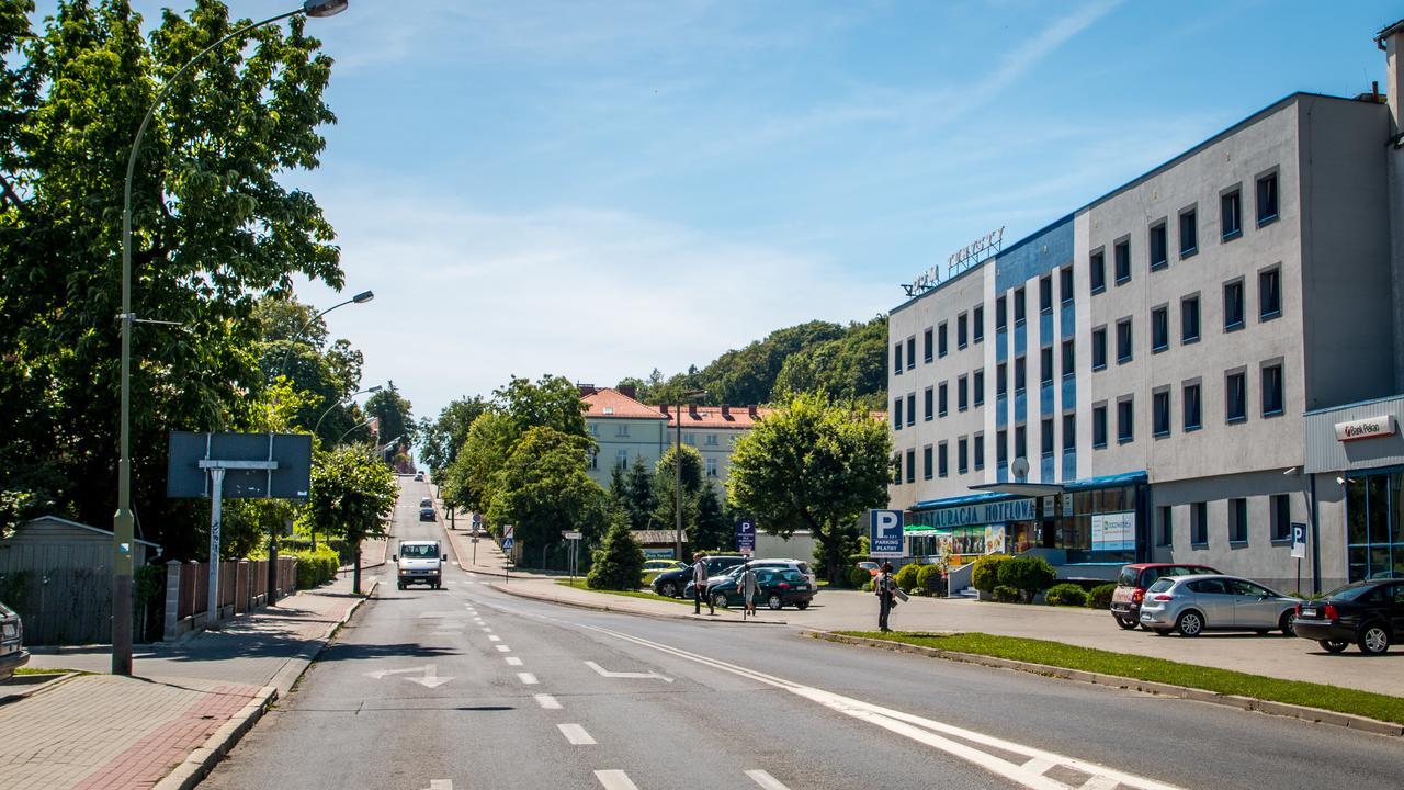 Dom Turysty Sanok Aparthotel Esterno foto