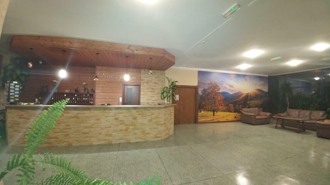 Dom Turysty Sanok Aparthotel Esterno foto